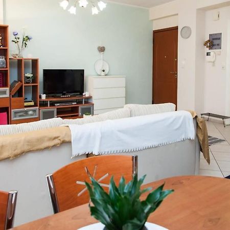 Lovely Apt In Peristeri Atene Esterno foto