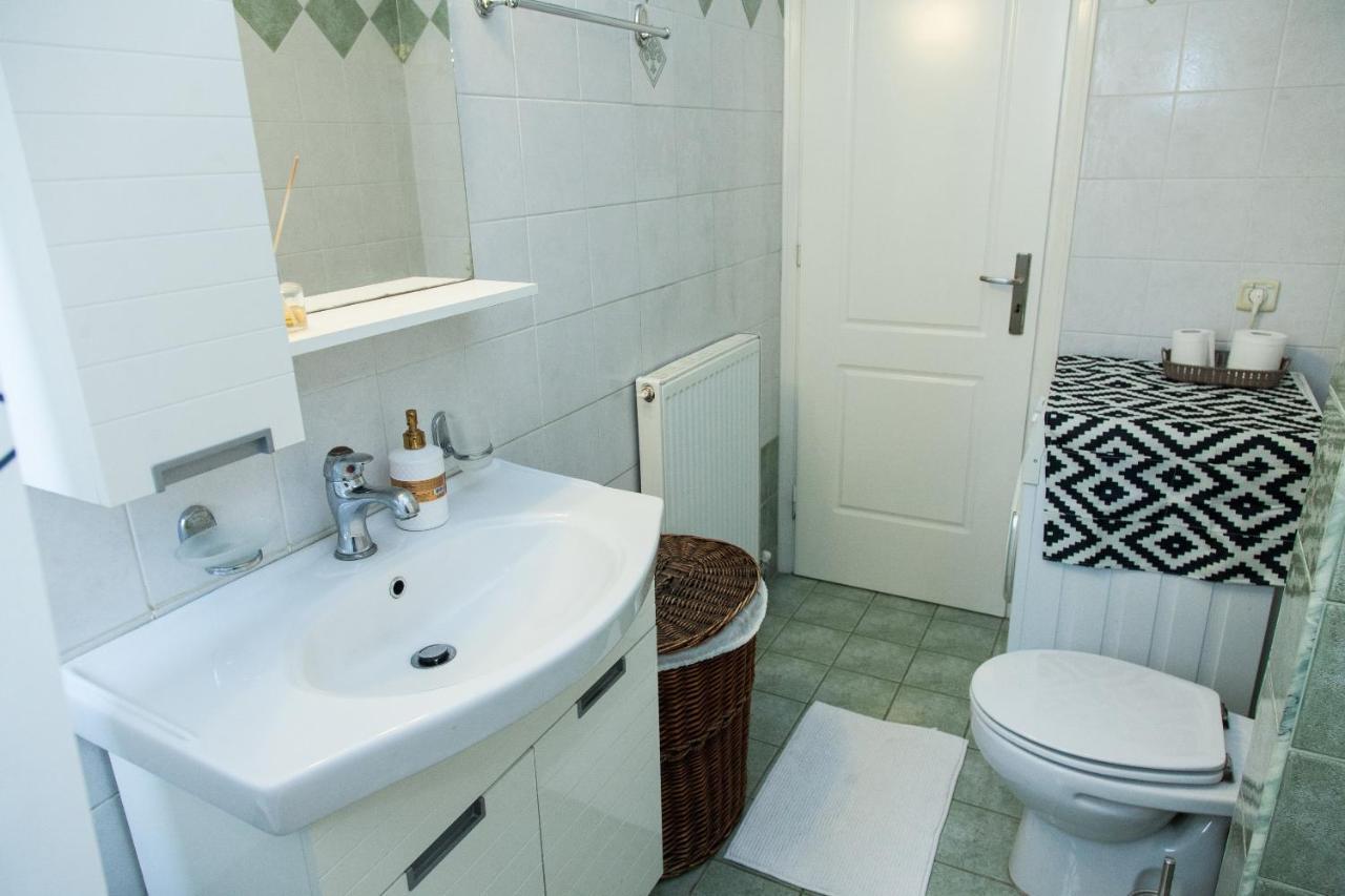 Lovely Apt In Peristeri Atene Esterno foto