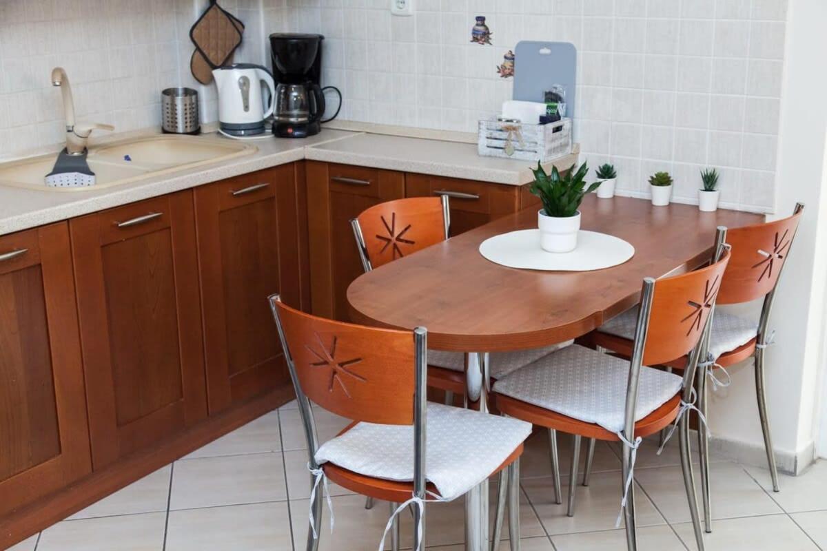 Lovely Apt In Peristeri Atene Esterno foto