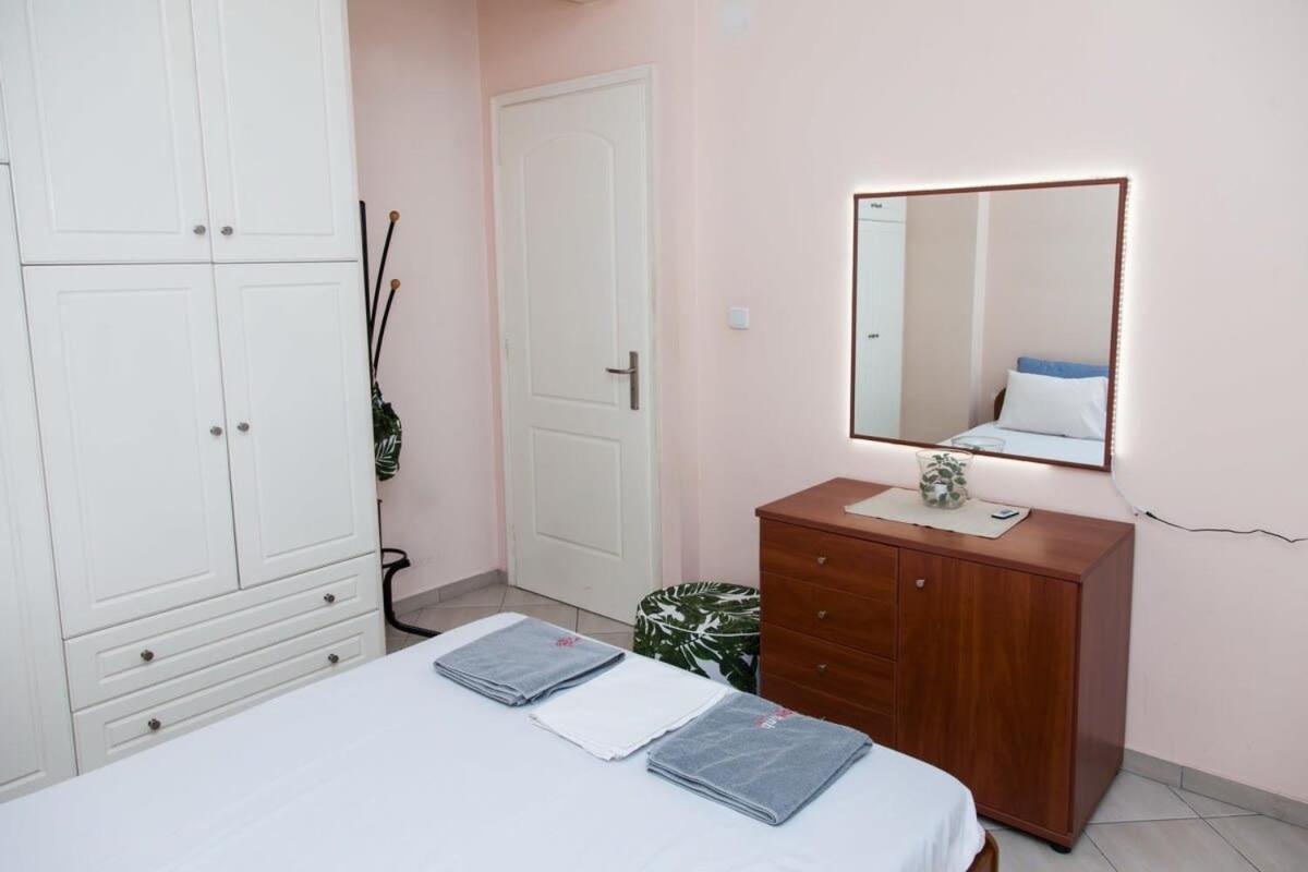 Lovely Apt In Peristeri Atene Esterno foto