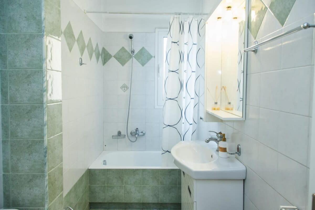 Lovely Apt In Peristeri Atene Esterno foto