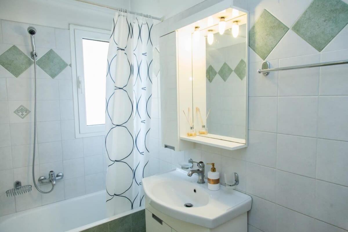 Lovely Apt In Peristeri Atene Esterno foto